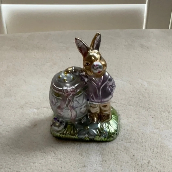 BUNNY - Picture 1 of 4